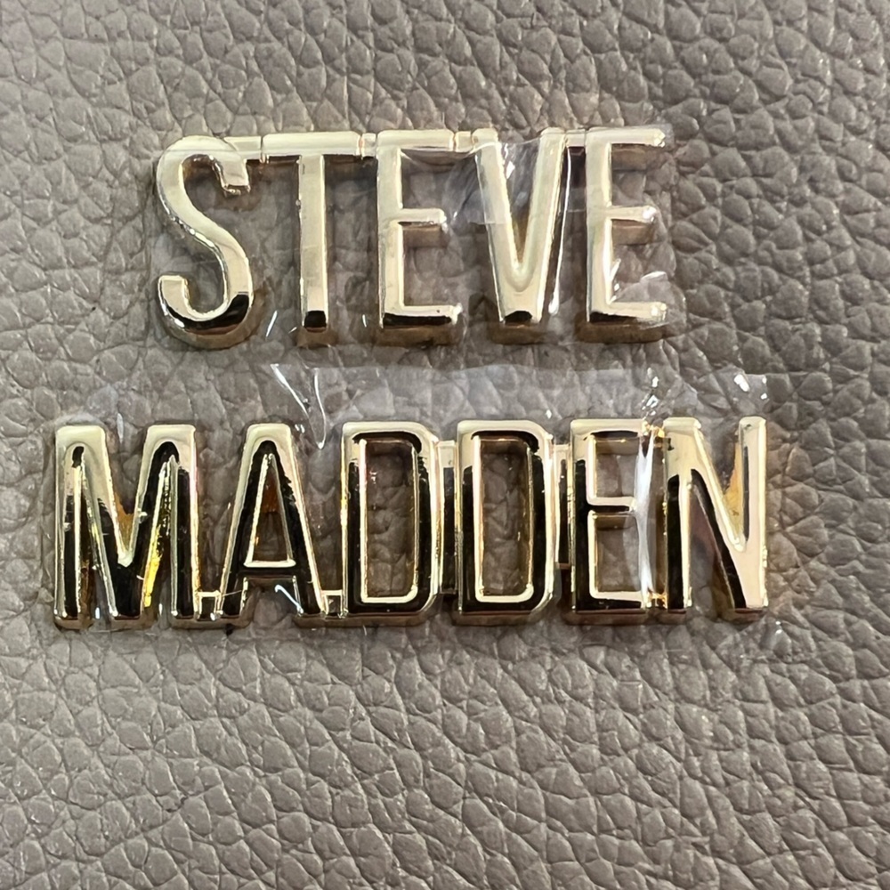 Steve Madden Taupe Pebble Wristlet Clutch - Picture 5 of 12